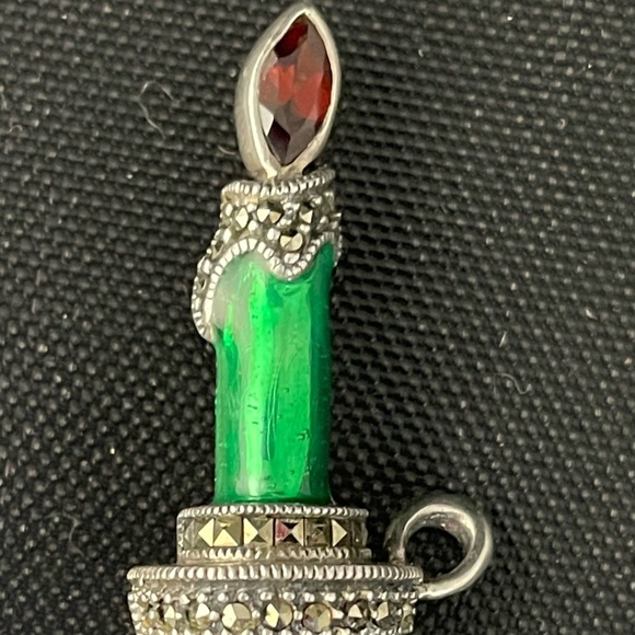 Vintage marked sterling &Hallmark enamel Christmas brooch - Picture 2 of 12